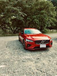 ボルボ V60 B5 Rデザイン_RHD(AT_2.0)
