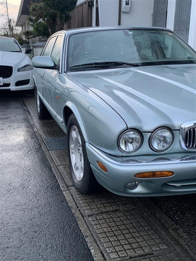 ジャガー XJシリーズ ソブリン_3.2-V8_RHD(AT)