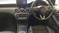 メルセデス・ベンツ Aクラス A180_RHD(DCT_1.6)