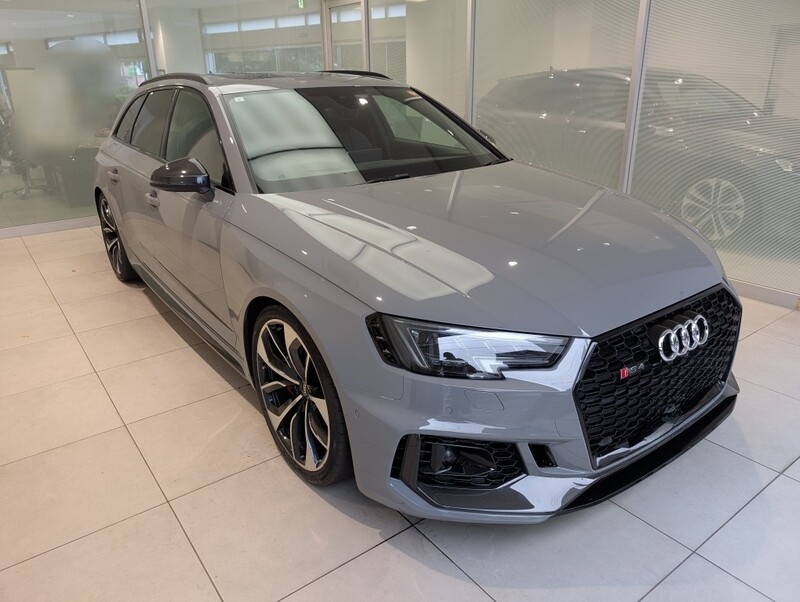 アウディ RS4アバント （ワゴン） RS4 アバント_RHD_4WD(AT_2.9)