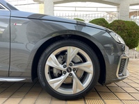 アウディ A4 （セダン） A4 40 TDI クワトロ Sライン_4WD_RHD(Sトロニック_2.0)