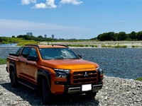 三菱 トライトン GSR_4WD(AT_2.4)