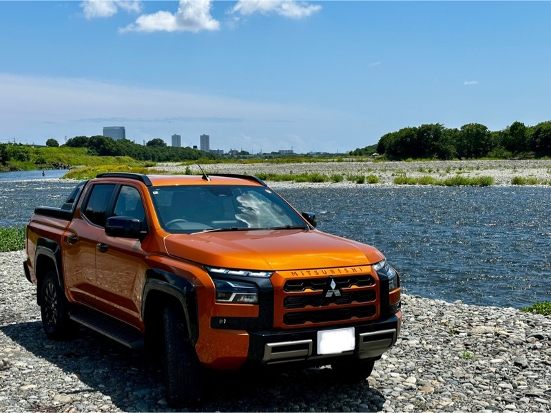 三菱 トライトン GSR_4WD(AT_2.4)