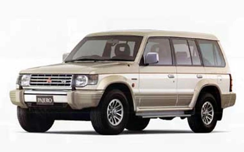 三菱 パジェロ XR_ミッドルーフワイド_4WD(AT_2.5ディーゼル)