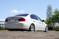BMW 3シリーズ セダン 320i_RHD(AT_2.0)