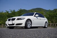 BMW 3シリーズ セダン 320i_RHD(AT_2.0)
