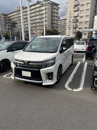 トヨタ ヴォクシー ZS“煌II”_7人乗り(CVT_2.0)