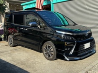 トヨタ ヴォクシー ZS“煌”_8人乗り(CVT_2.0)