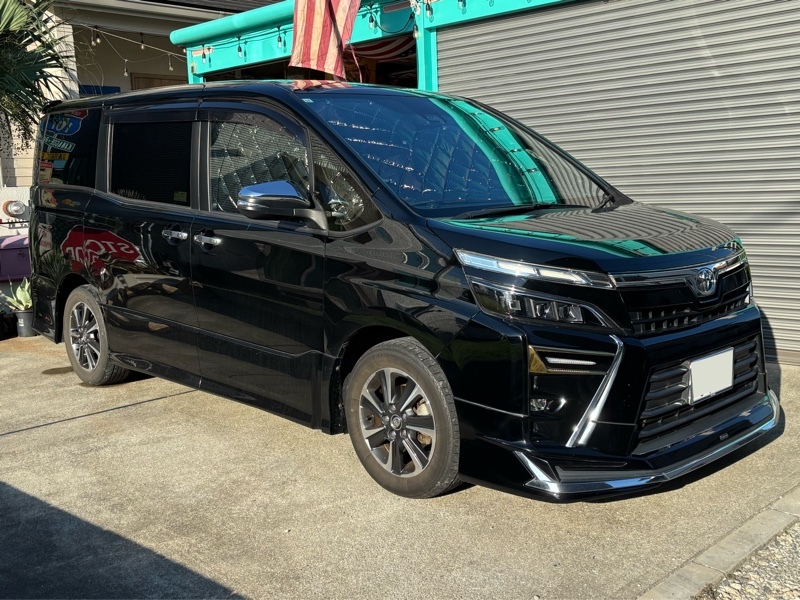 トヨタ ヴォクシー ZS“煌”_8人乗り(CVT_2.0)