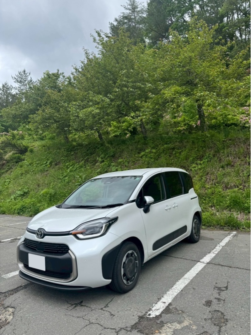 トヨタ シエンタ ハイブリッド Z_5人乗り(CVT_1.5)