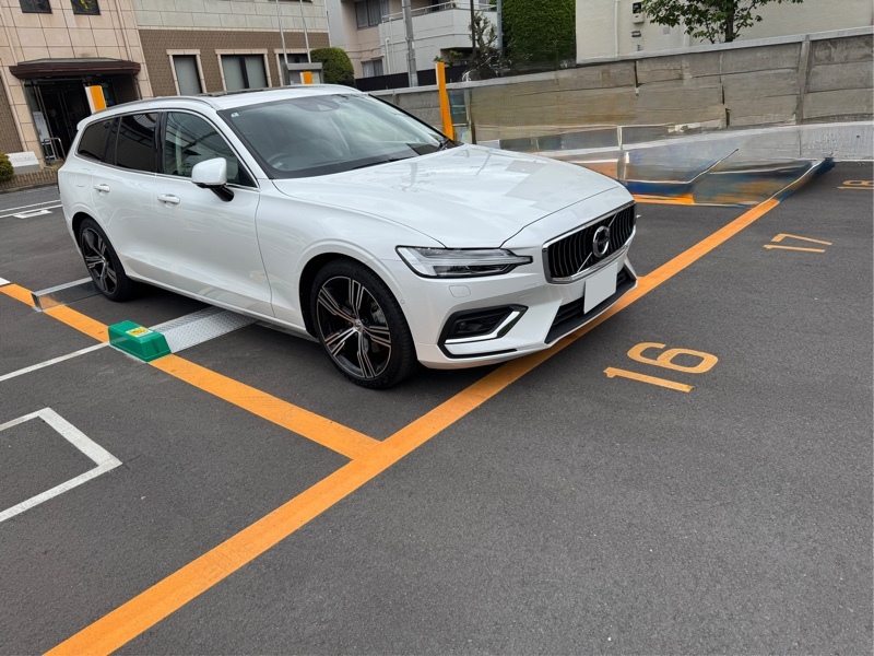 ボルボ V60 T5 インスクリプション_RHD(AT_2.0)