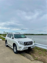 トヨタ ランドクルーザープラド TX_5人乗り_4WD(AT_2.8)