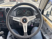 トヨタ ランドクルーザー70 バン_4WD(MT_4.0)