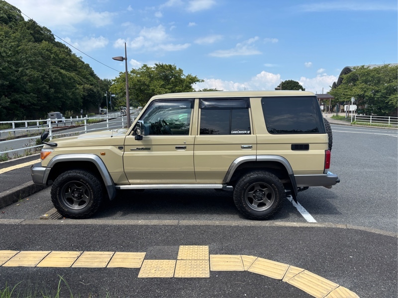 トヨタ ランドクルーザー70 バン_4WD(MT_4.0)