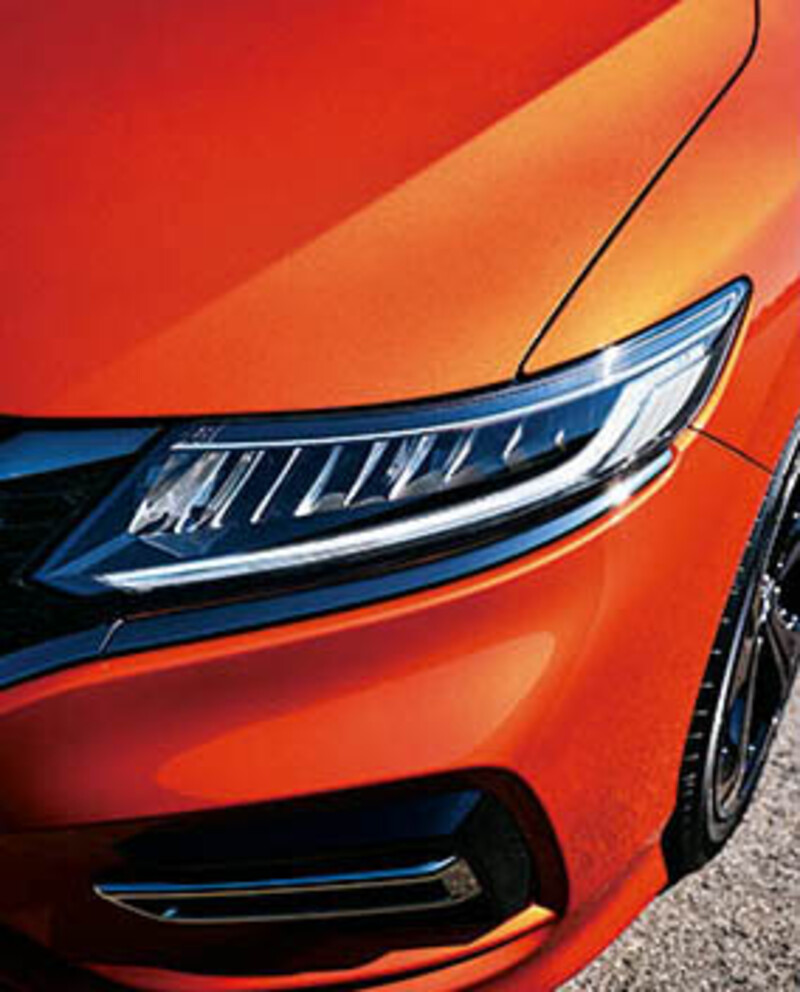 ホンダジェイド 左ハンドル仕様　1/18 ジェイド（ホンダ）ハイブリッドX・ホンダセンシング（2018年5