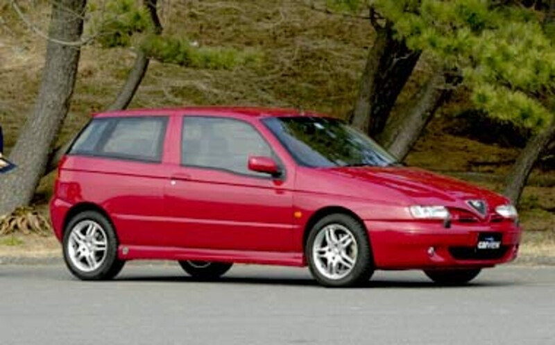 65 アルファロメオ 145 COUPE ALEZAN 1995 Alfa 145, 1995 model used car review