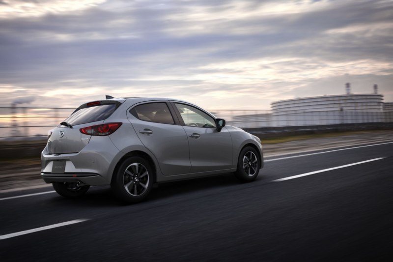 MAZDA2