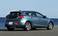 V40