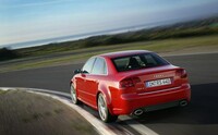 RS4 （セダン）