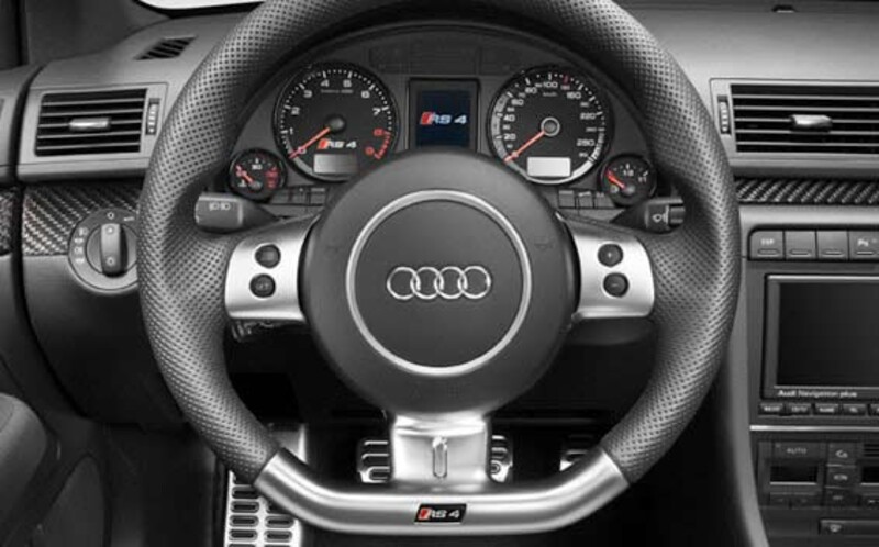 RS4 （セダン）