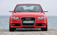 RS4 （セダン）