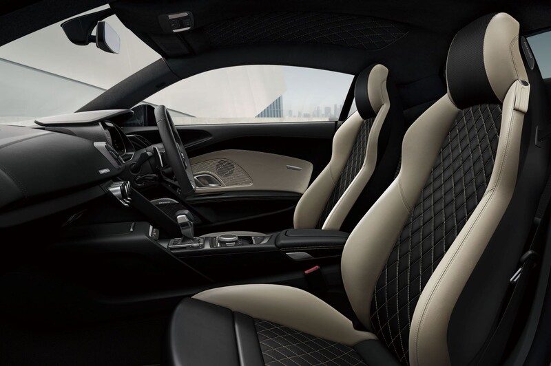 R8 （クーペ）