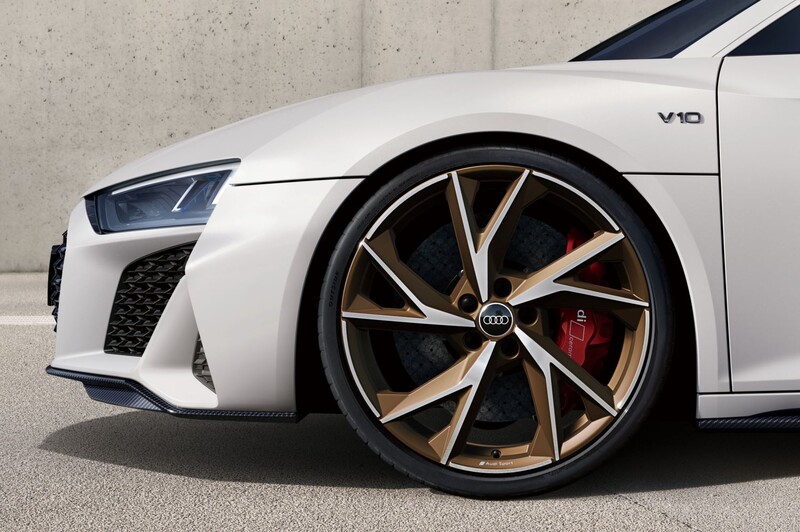 R8 （クーペ）