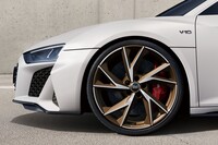 R8 （クーペ）