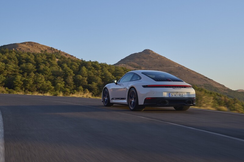 911