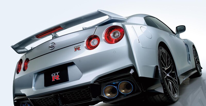 値下げ NIssan GT-R ニスモ ホワイト 1/8スケール （日産 GT-R