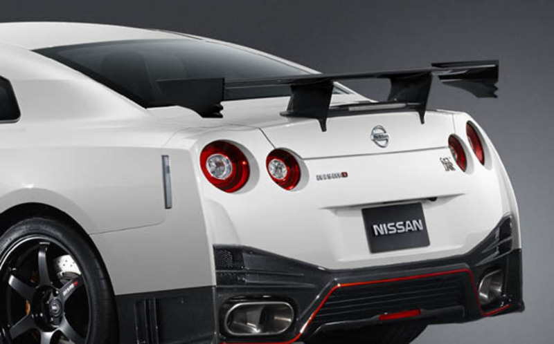 NISSAN GT-R