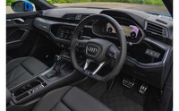 Q3 スポーツバック
