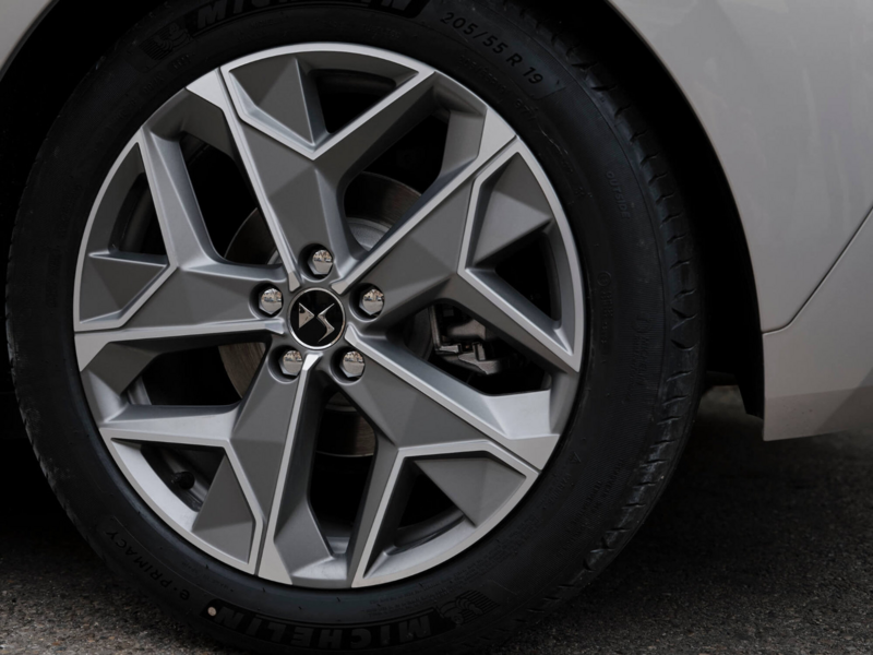 DS4 E-TENSE