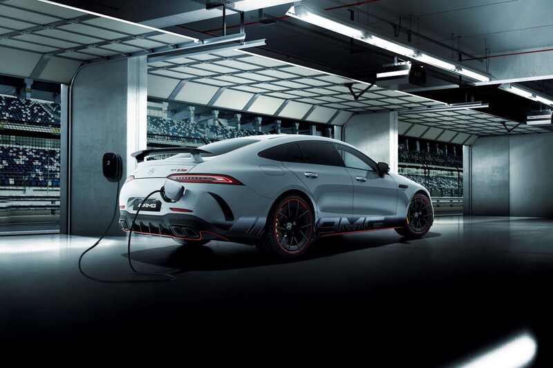 AMG GT 4ドアクーペ