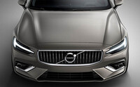 V60 プラグインハイブリッド