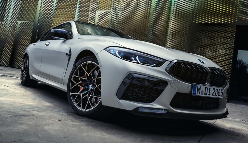 BMW M8 カタログ 非売品 M8（BMW）の歴代モデル・グレード別カタログ情報｜中古車