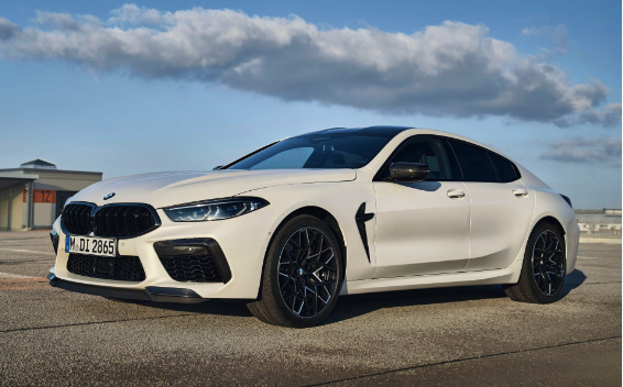 BMW M8 グランクーペ 新型・現行モデル