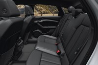 S6 スポーツバック e-tron