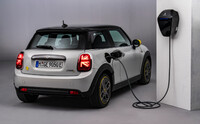 MINI Crossoverハイブリッド