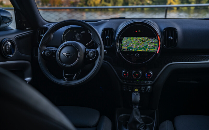 MINI Crossoverハイブリッド