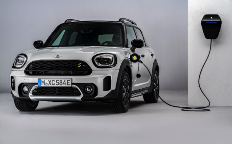 MINI Crossoverハイブリッド