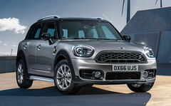 MINI Crossoverハイブリッド