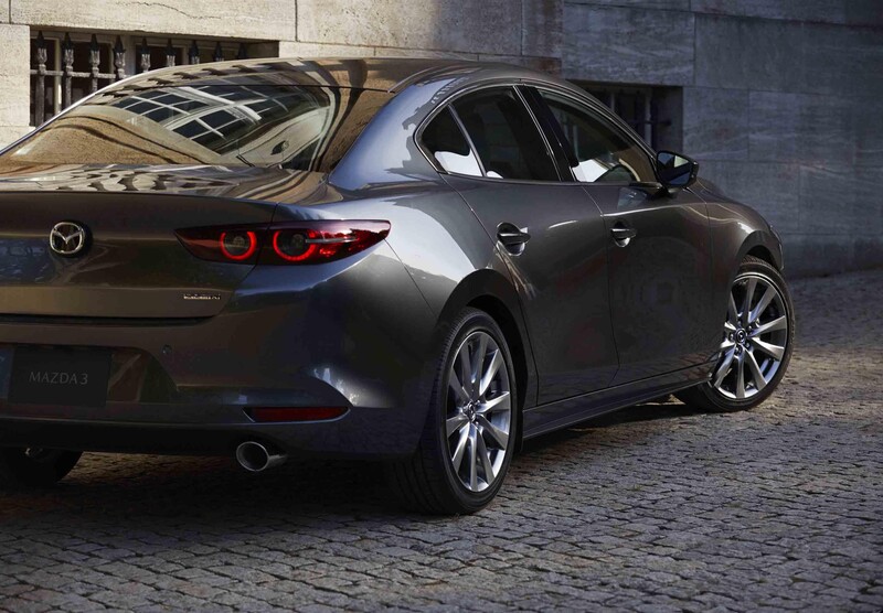 MAZDA3 セダン