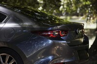 MAZDA3 セダン