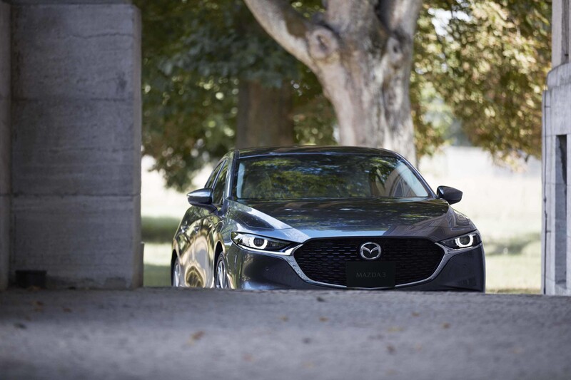 MAZDA3 セダン