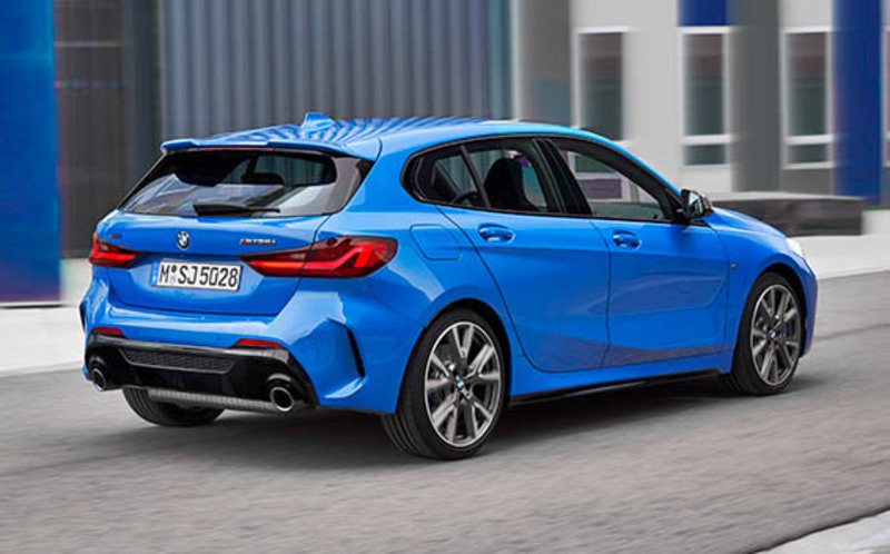 BMW現行1シリーズM135i純正 18インチ ランフラット付き