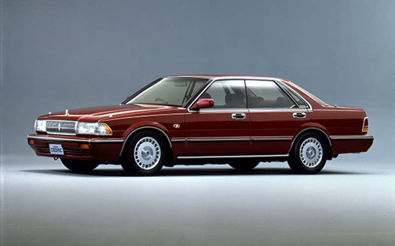 日産　セドリック　30周年記念限定車　カタログ セドリック30周年特別仕様車。 価格comから、平成2年式 日産