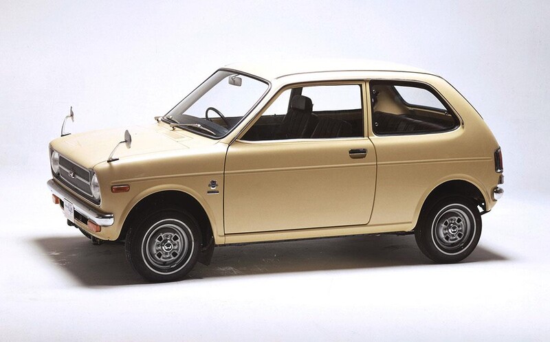 【1971年】初代 ホンダ ライフ 4ドア デラックス 大判カタログ 他 1971年】初代 ホンダ ライフ 4ドア デラックス 大判カタログ 他