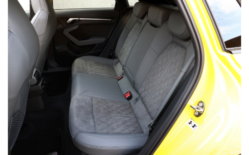 S3 スポーツバック （ハッチバック）