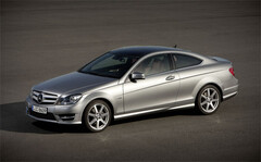 Amazon.co.jp: 1/43 SPARK 300台限定 ベンツ C-Klasse Coupe AMG